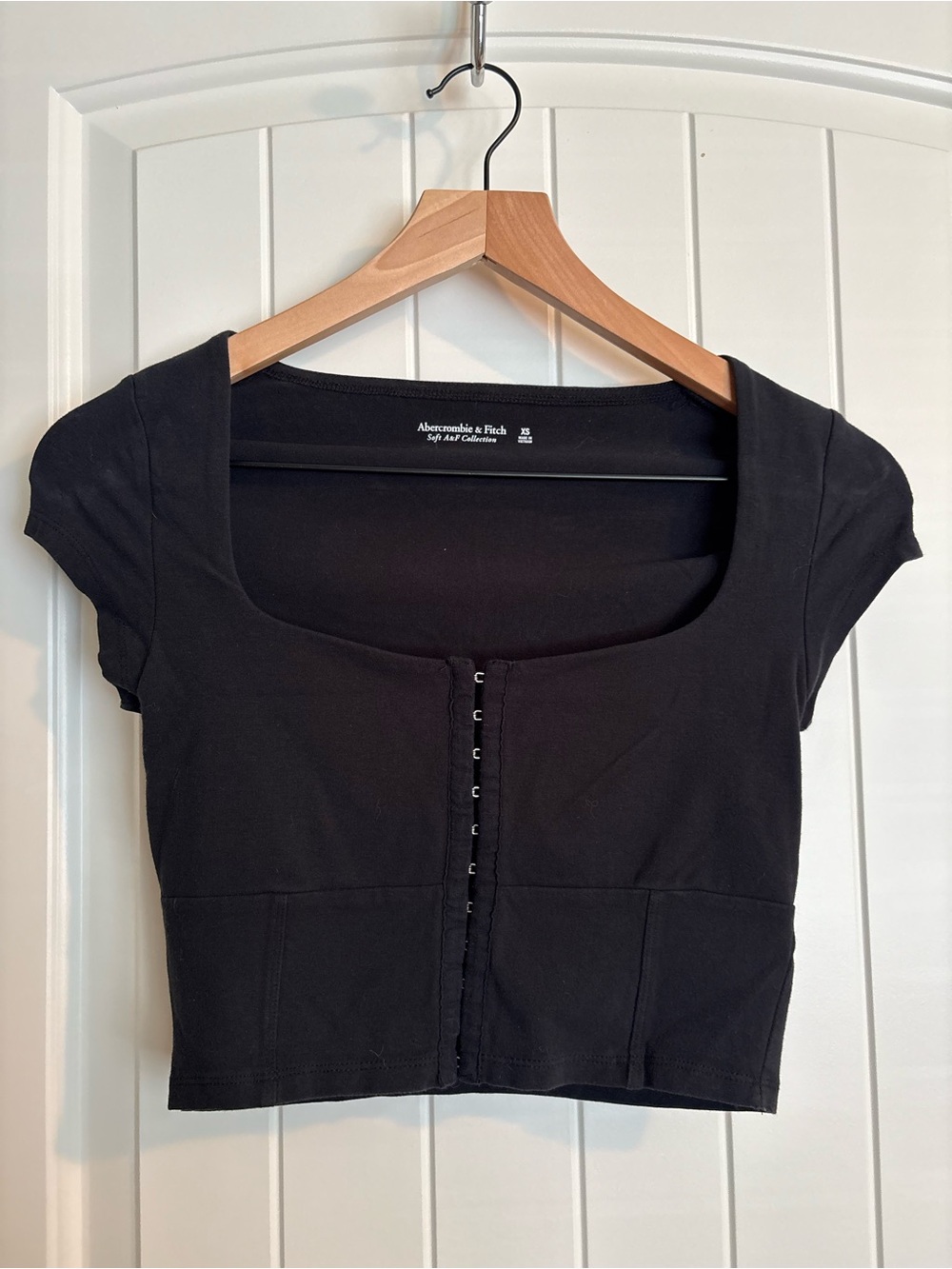 Abercrombie & Fitch Black Front Hook Crop Top